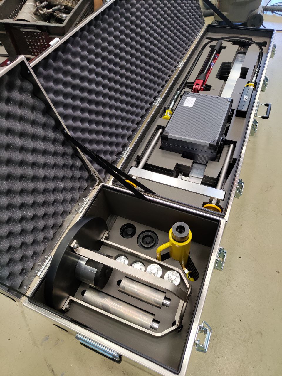 Штамповая установка для определения несущей способности грунтов